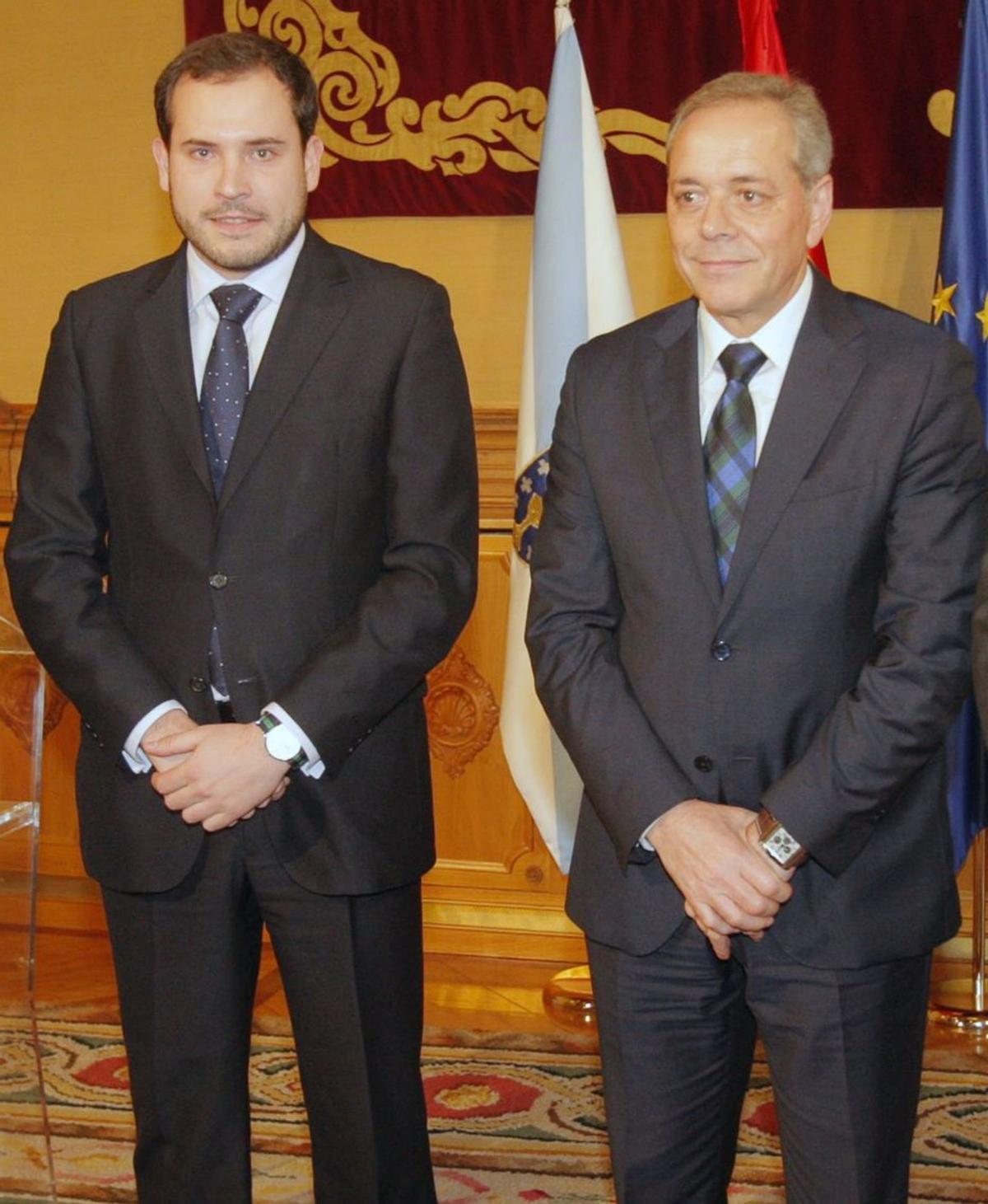 Jorge Cubela, alcalde de Cotobade, y Silvestre Balseiro, regidor de Cerdedo, en el anuncio de la fusión de sus concellos en 2016 | X. Á.