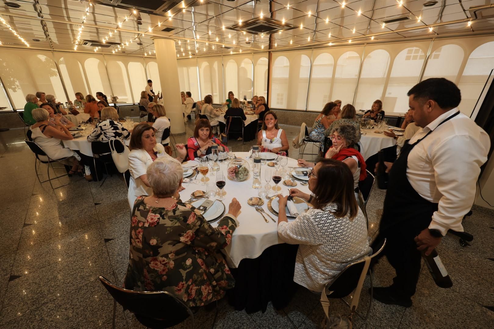 Las alumnas de la Consolación celebran su 50 aniversario