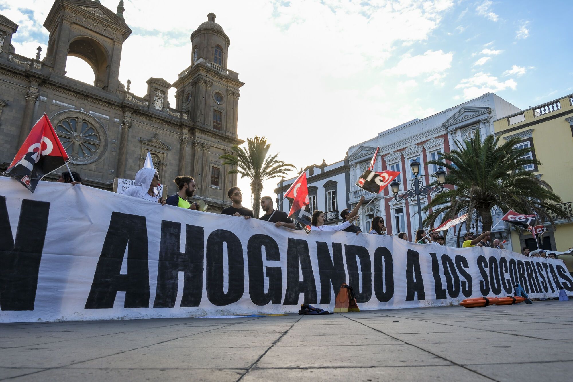 Concentración de socorristas de Las Canteras frente a las Casas Consistoriales