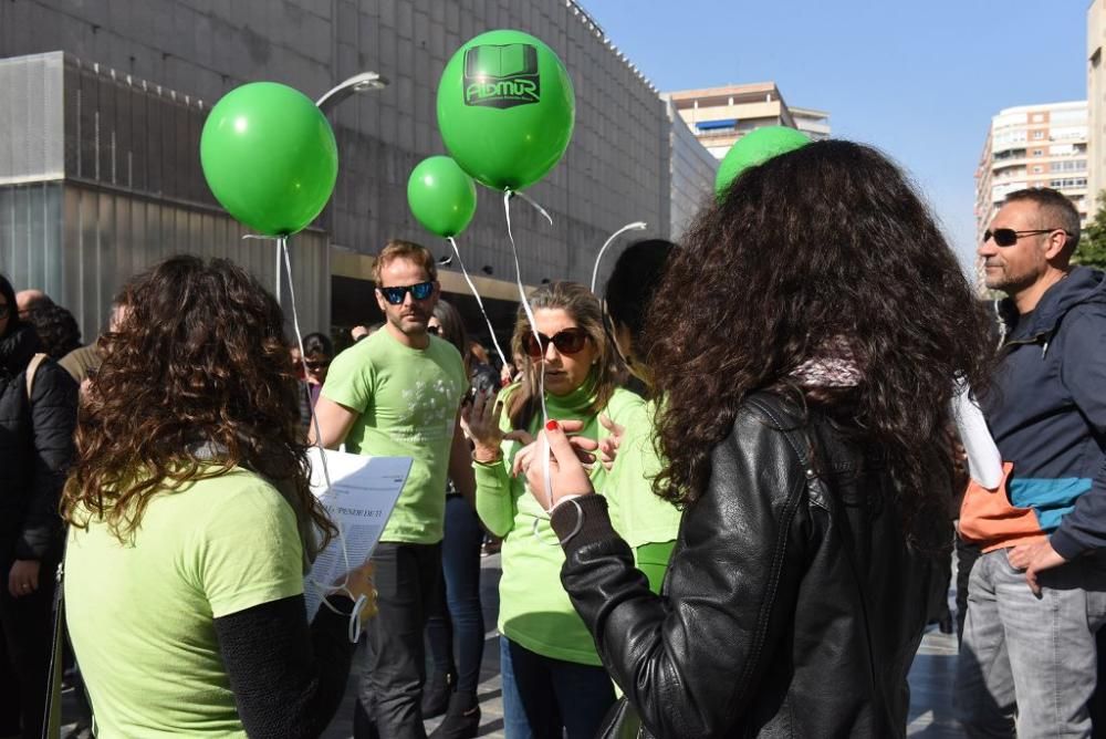 Los interinos de Educación protestan por las oposi