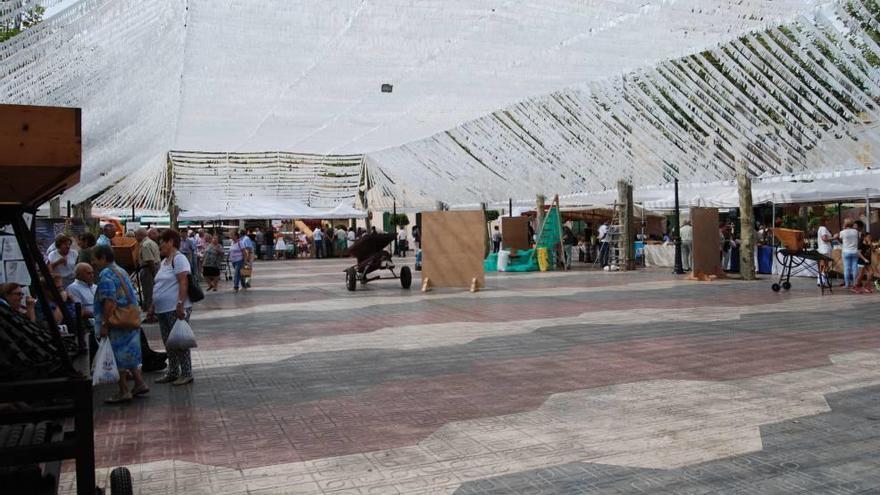 Imagen de la plaza de la Vila a las doce del mediodía