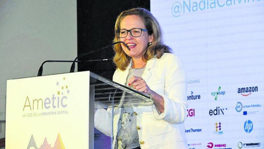 Calviño llama al compromiso de la empresa para la digitalización