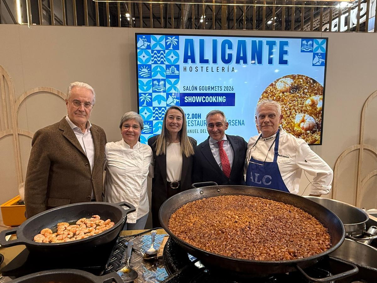 La concejala Lídia López y el conseller Miguel Barrachina en el Salón Gourmets de Madrid.