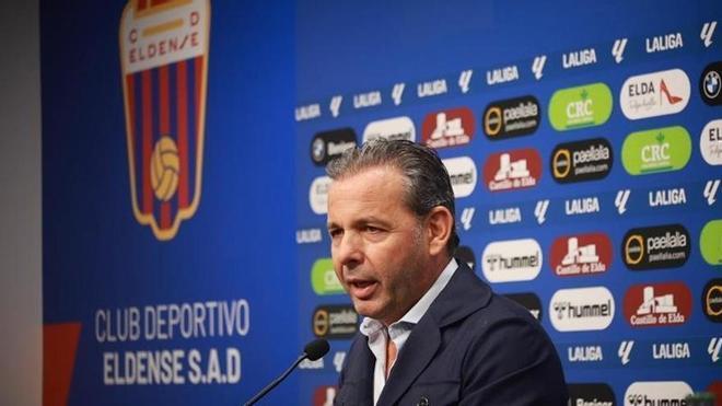 El Eldense presenta a Javi Calleja y da pistas del plan de Messi: "Se está montando un proyecto muy serio"
