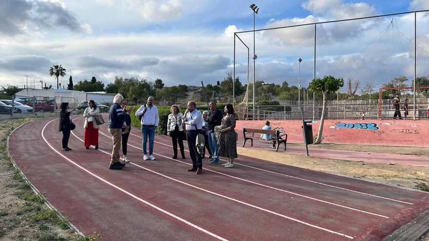 El PSOE de Alicante alerta del mal estado del polideportivo de Villafranqueza y exige mejoras