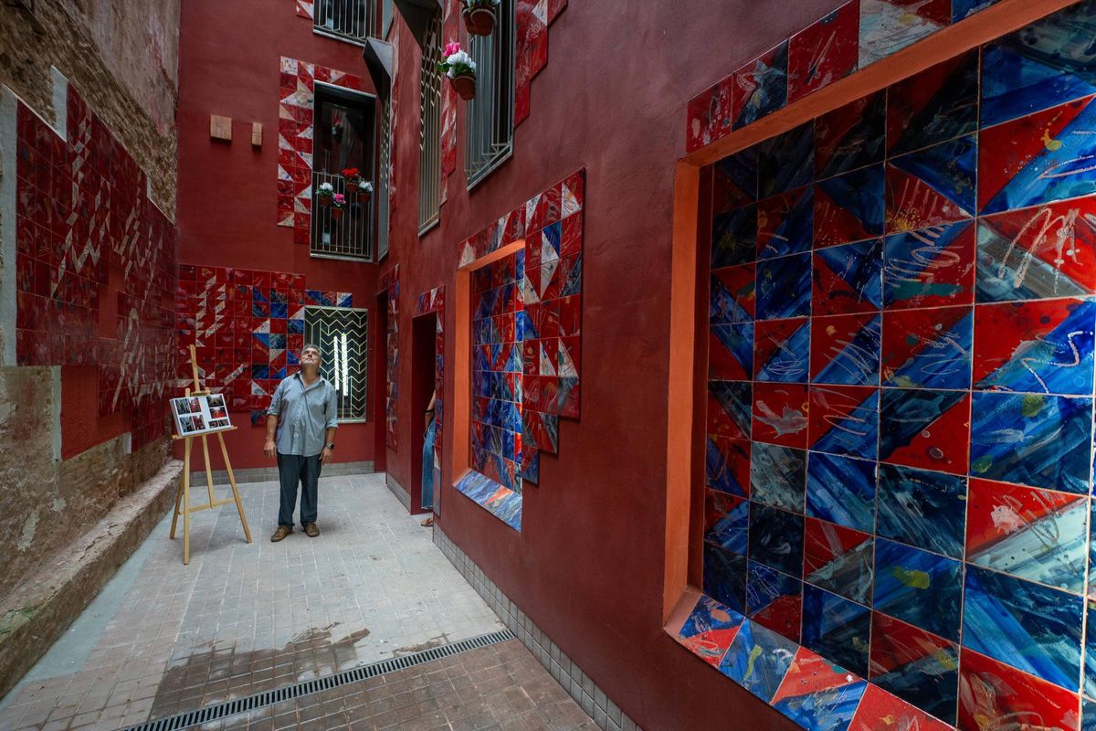 Así ha quedado una finca histórica del Raval rehabilitada como vivienda pública