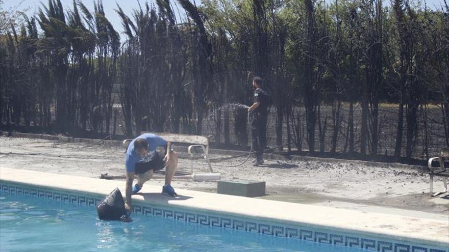 una mujer DE 66 AÑOS, atendida EN un incendio