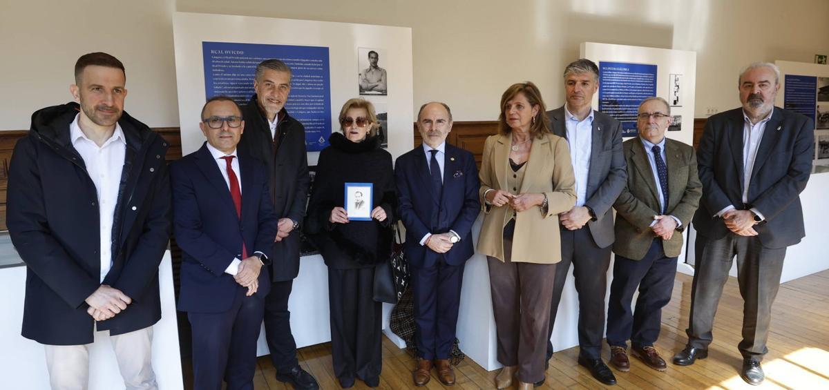 Por la izquierda, Agustín Lleida, Fernando Corral, Martín Peláez, Gabriela Murguía, Ignacio Villaverde, Conchita Méndez, César Martín, Miguel Sanz y Manuel Paredes.    | LUISMA MURIAS