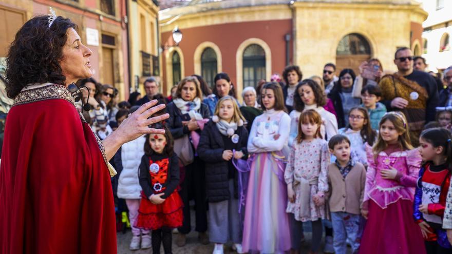 Los más pequeños encuentran al rey Alfonso II en Oviedo