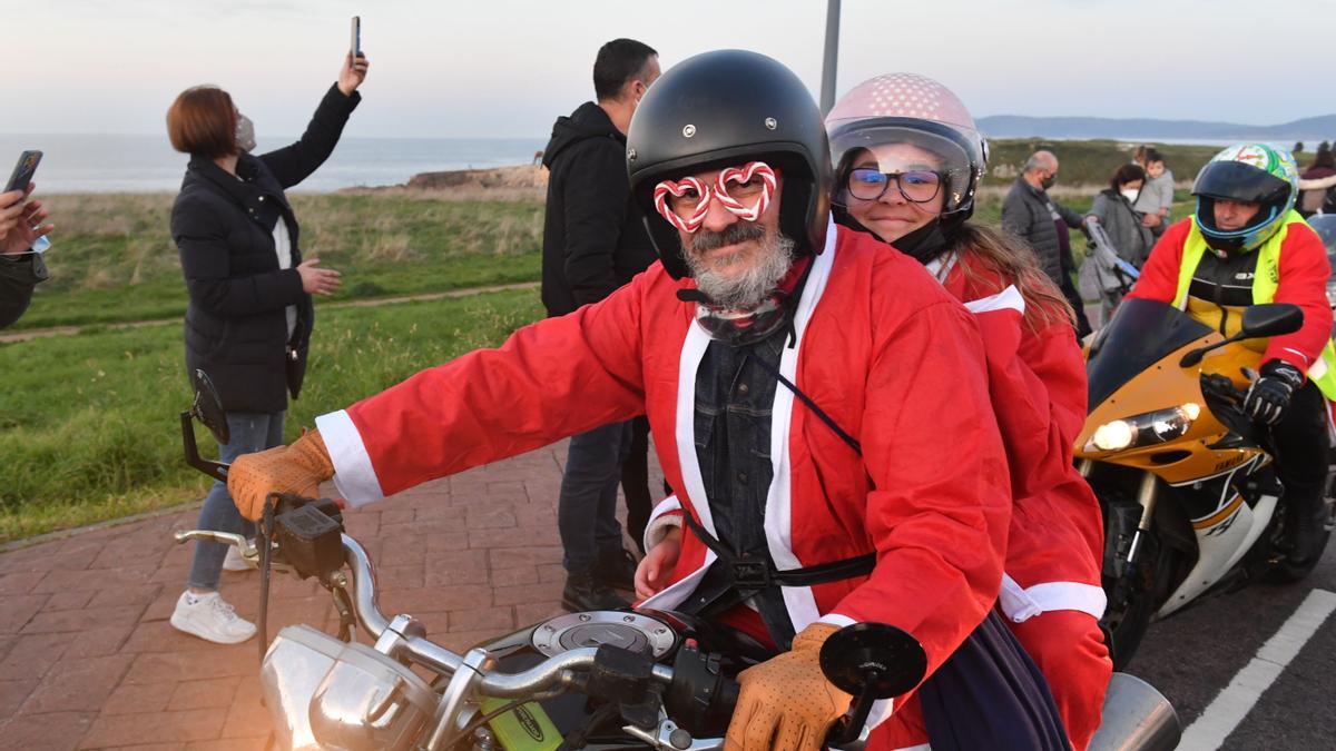 'Papanoelada' motera de O Burgo a la Torre de Hércules