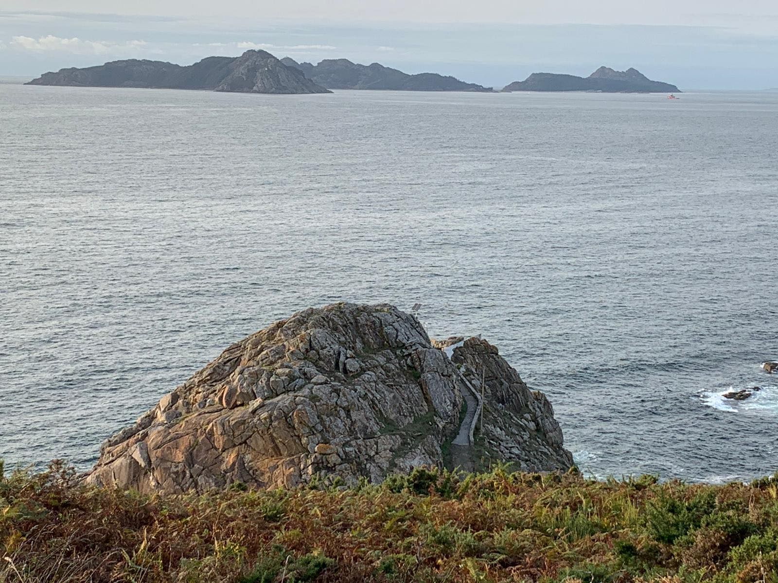 Un columpio en Monteferro con vistas a la ría de Vigo