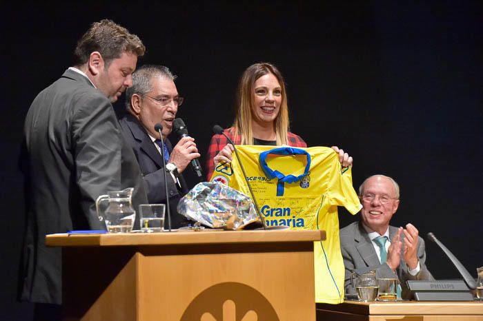 Presentación del libro sobre el entrenador de ...