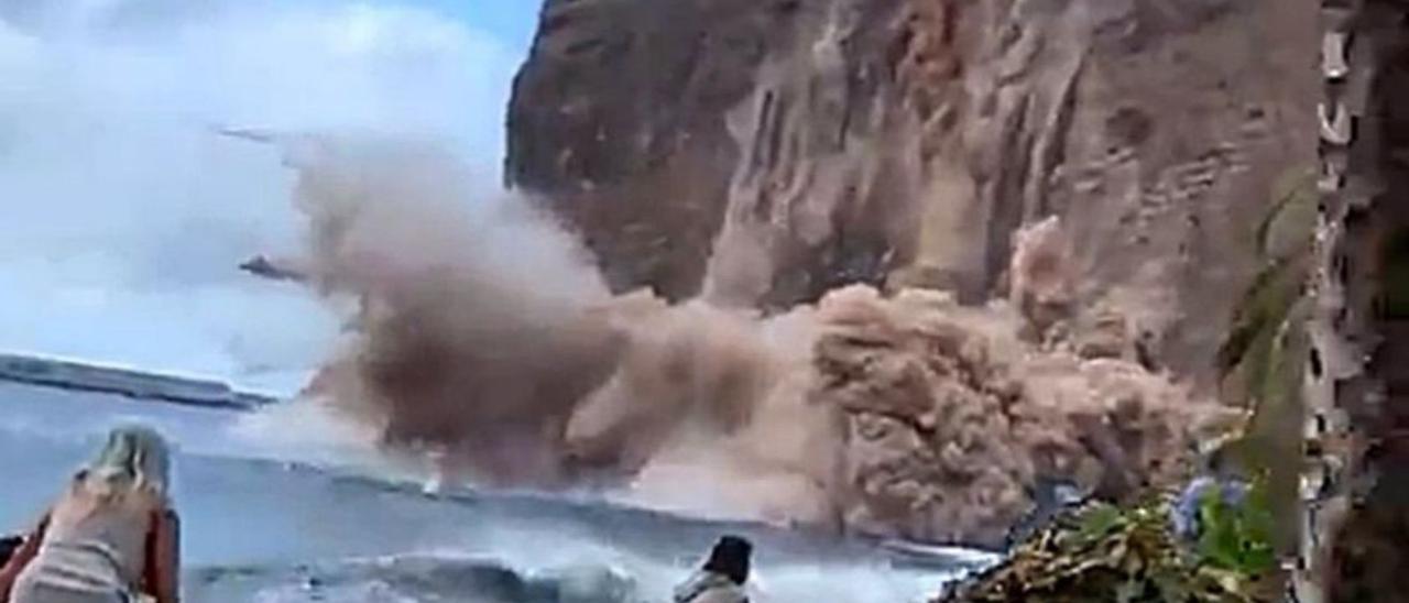 Mallas antidesprendimientos en los altos de Güímar, Tenerife.