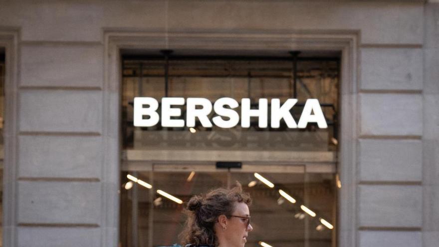 Drama para los amantes de la moda en Gijón: Bershka cierra su única tienda en la ciudad