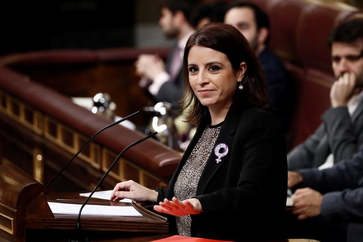 GRAF7533 . MADRID, 05/01/2020.-La portavoz parlamentaria del PSOE, Adriana Lastra, durante su intervención en la segunda jornada del debate de investidura de Pedro Sánchez como presidente del Gobierno este domingo en el Congreso de los Diputados