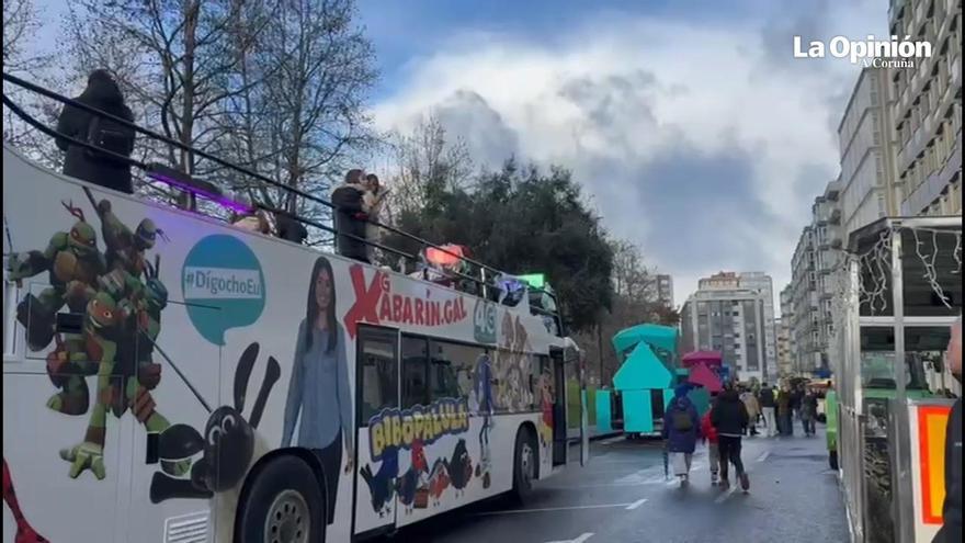 Cabalgata Reyes Magos A Coruña: Melchor, Gaspar y Baltasar reparten ilusión desde Vioño