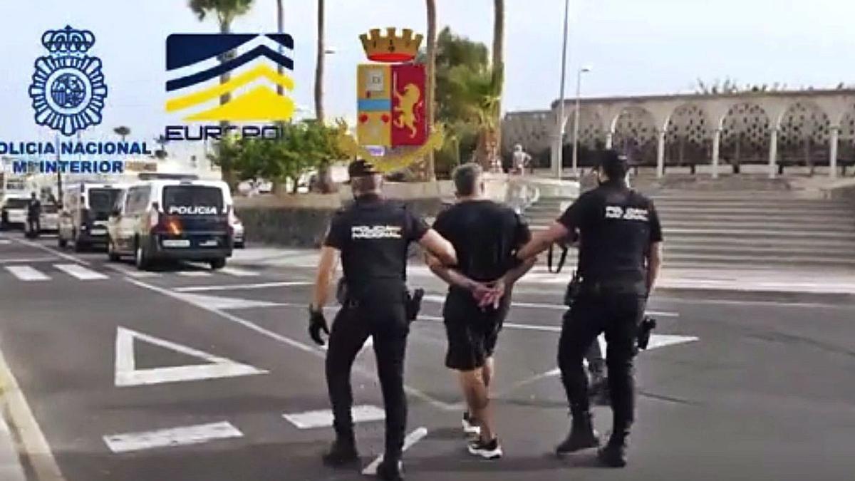Uno de los detenidos en la operación contra el ‘lavado de dinero’ de las mafias italianas, en Tenerife. | | LP/DLP