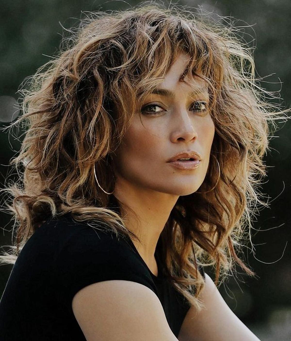 Jennifer Lopez con la melena al natural