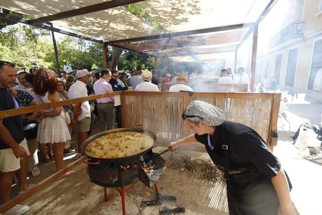 Sueca cocina la mejor paella del mundo