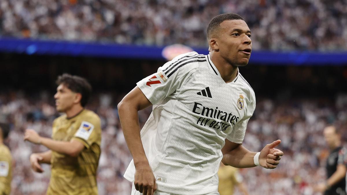Kylian Mbappé cerró la Liga marcando dos goles a la Real Sociedad.