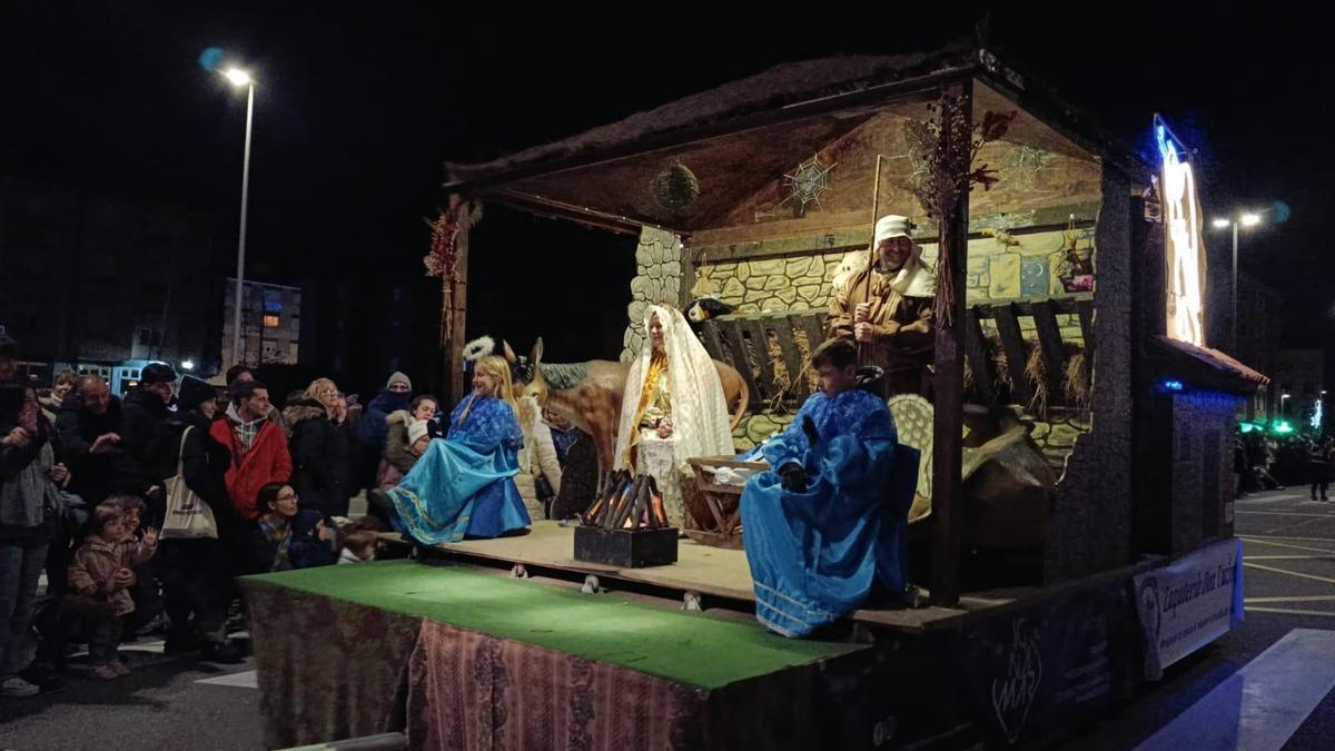 Los Reyes desbordan Lugones en una cabalgata de récord