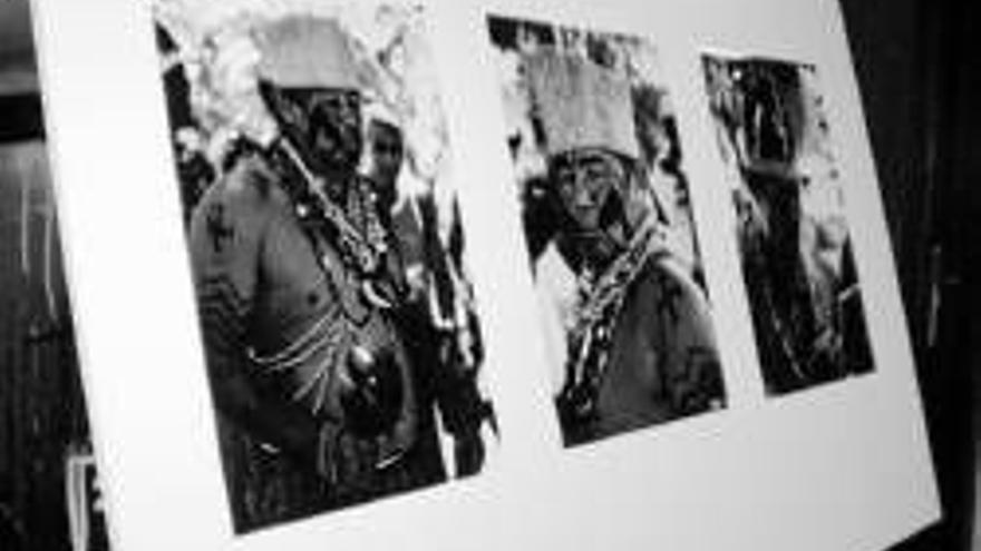 Exponen 50 fotografias sobre etnias indigenas