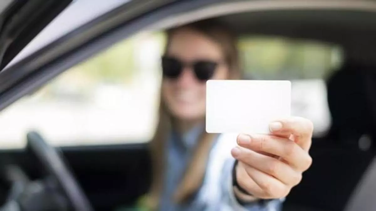 El carnet de coche automático servirá para conducir manuales tras un curso de siete horas
