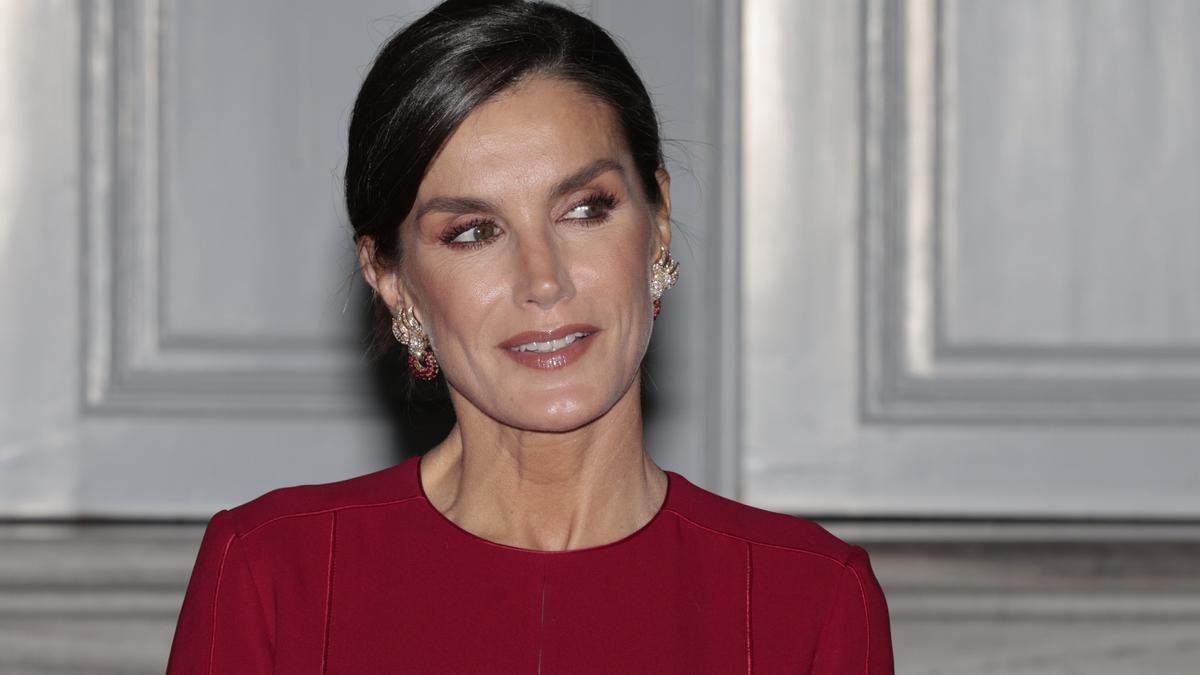 La historia que hay detrás del famoso vestido rojo de la reina Letizia en Dinamarca