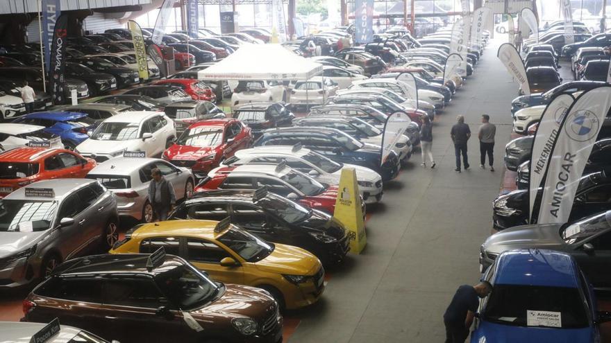 La primera jornada de la feria del automóvil de Amio cerró con una treintena de vehículos vendidos