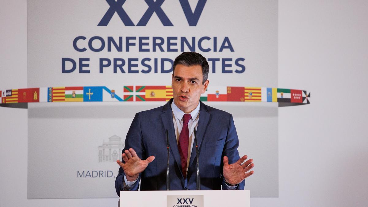 Archivo - El presidente del Gobierno, Pedro Sánchez, durante la Conferencia de Presidentes extraordinaria celebrada en el  Senado, a 22 de diciembre de 2021, en Madrid, (España). La reunión se ha convocado para abordar la situación de la Covid-19 y reforz