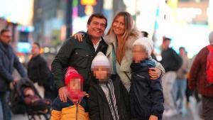 Els pròxims als morts recorden una "família feliç i unida"