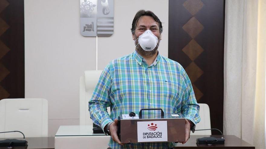 Villanueva cuenta con un nuevo cañón de ozono entregado por Diputación de Badajoz