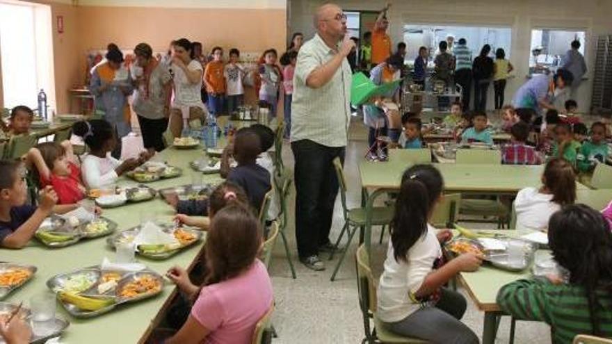 &quot;Una  jornada intensiva voluntaria es regalar alumnos a la concertada&quot;