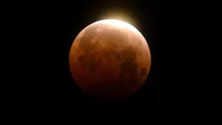 La Luna se tiñe de rojo este viernes 14 de marzo y se verá en gran parte de España: guía para no perderse el eclipse
