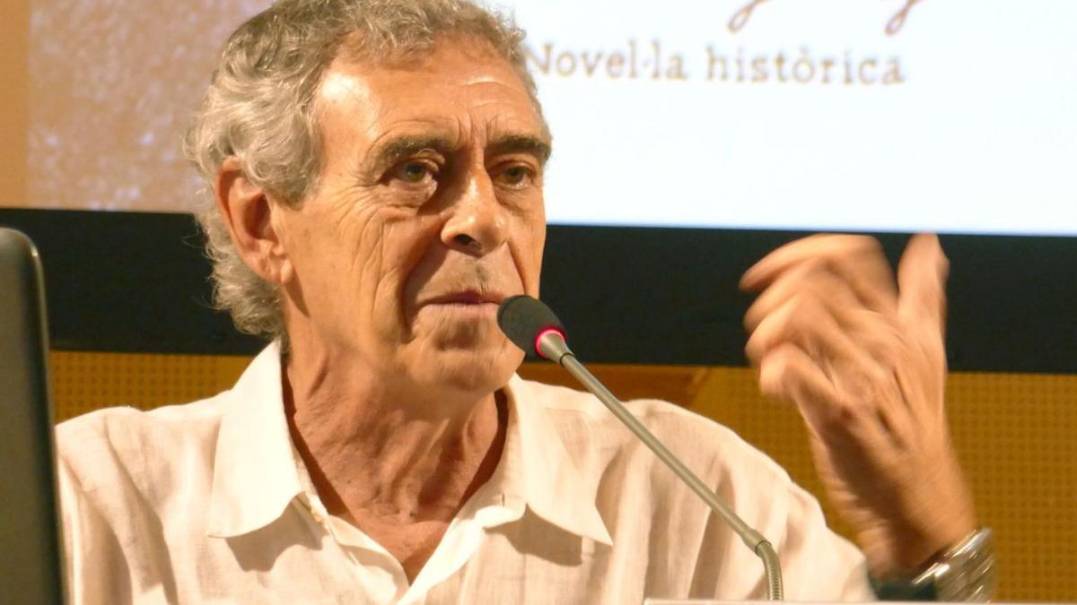 Pere Llovet, durant la primera presentació que va fer del llibre a Castelló d’Empúries | MERCÈ RIBA