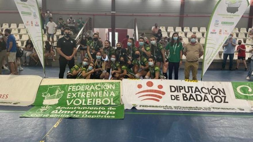 Las chicas del CV Almendralejo, ganadoras.