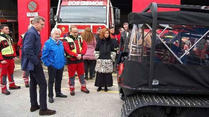 Entrega del vehículo en Maceda. // FdV