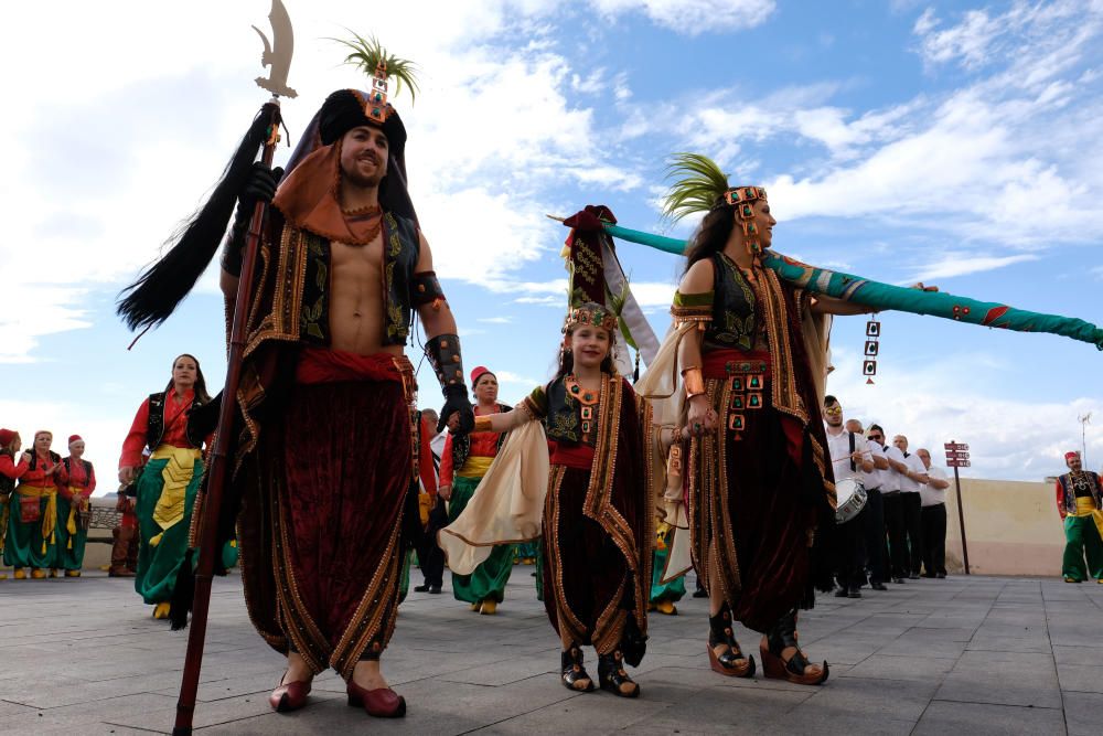 Los Moros y Cristianos se despiden de los cargos festeros de 2019 y dan la bienvenida a los de 2020