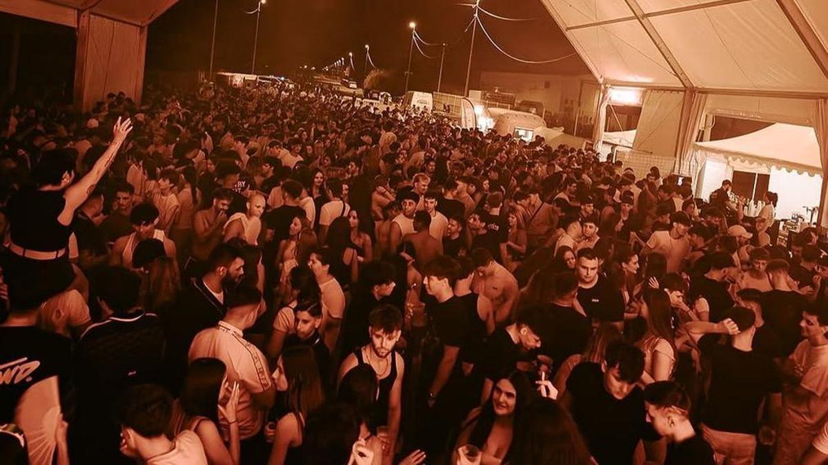 'Carpa de la festa' en Burriana