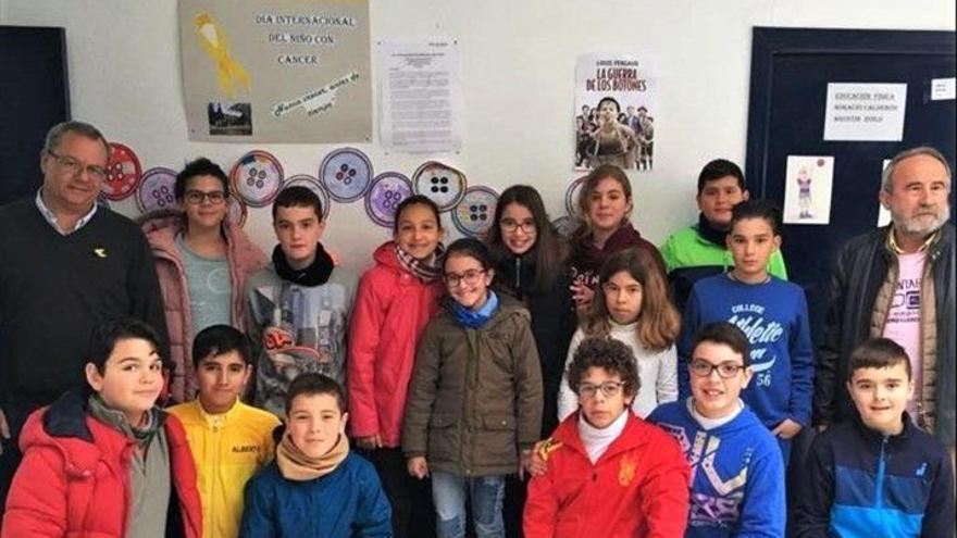 La Aoex lleva actividades a los colegios con motivo del Día del Niño con Cáncer