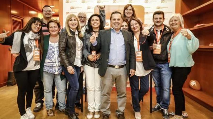 Ciudadanos Elda celebra sus buenos resultados.