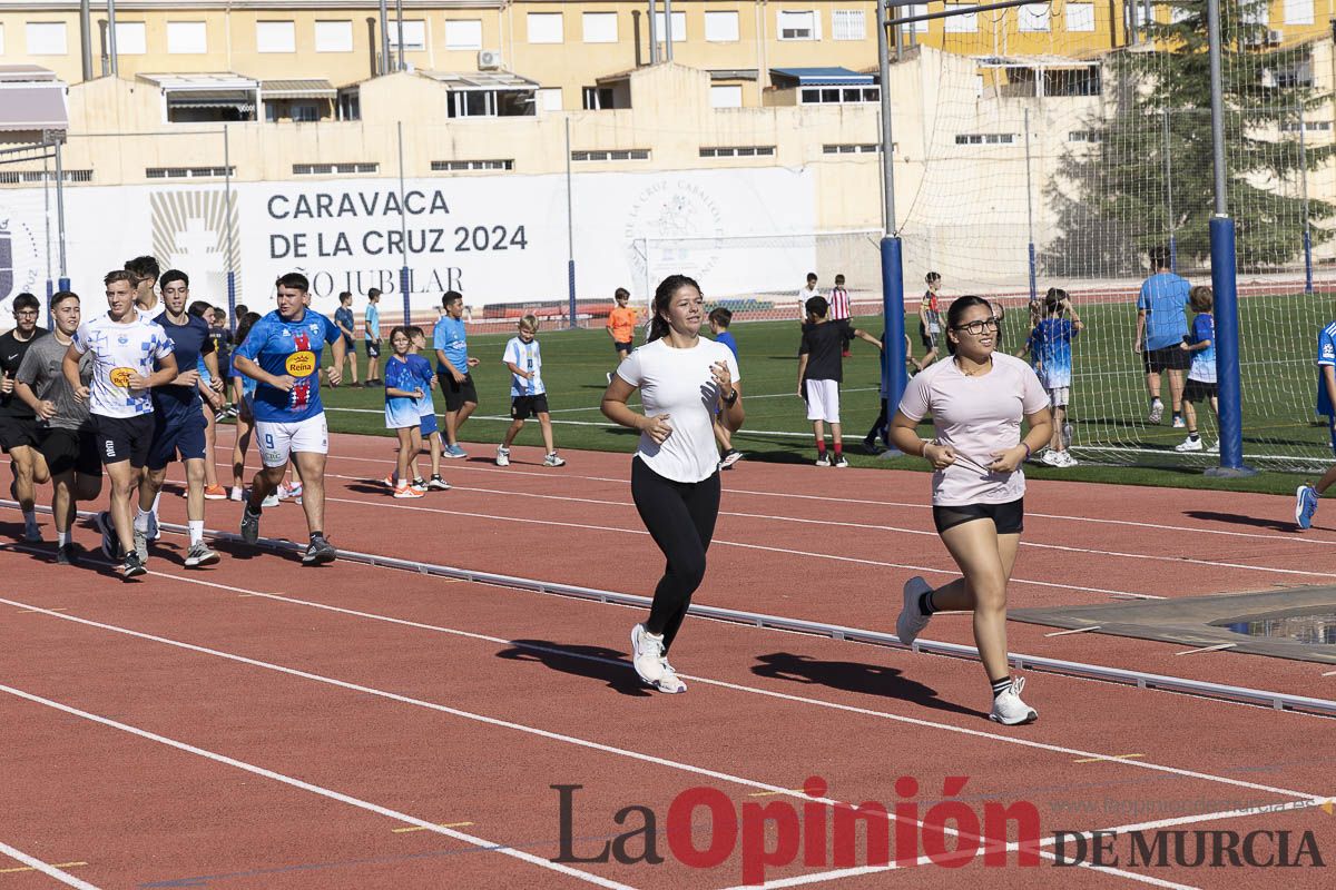 Abel Antón vistiba la Escuela Municipal de Atletismo de Caravaca