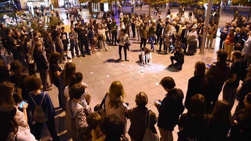 Miles de personas elevan en Zaragoza su voz por la unidad