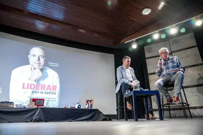 EN IMATGES | Presentació de la biografia política de Valentí Junyent a l'auditori de la Plana d'Om