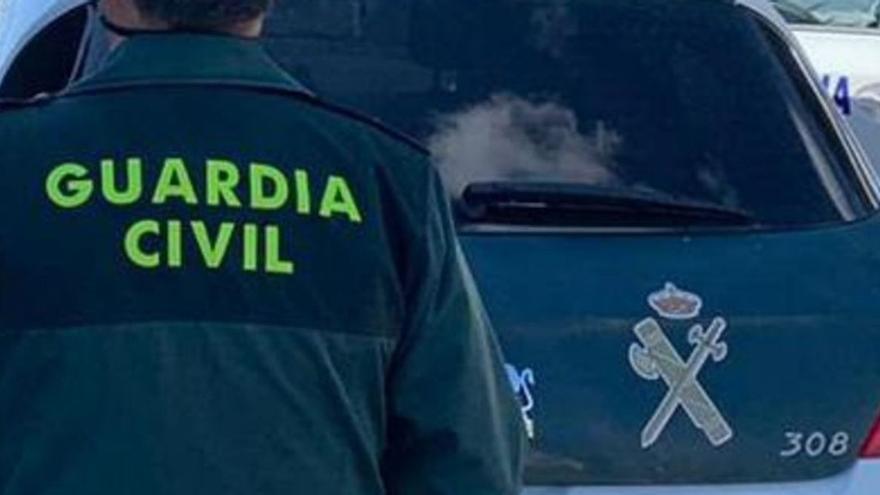 Detenidos unos jóvenes por robar un Mercedes del exalcalde Francisco Vázquez y otros vehículos en Galicia