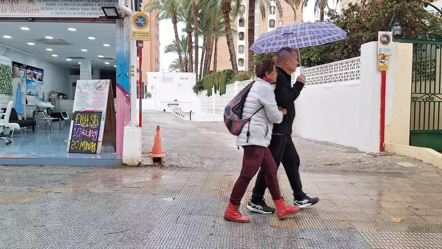Una fuerte tormenta sorprende a Benidorm