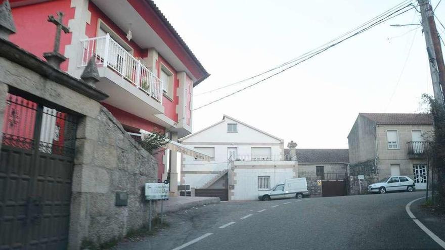 El lugar en el que ocurrió la riña del domingo, en la parroquia de Beluso. // Gonzalo Núñez