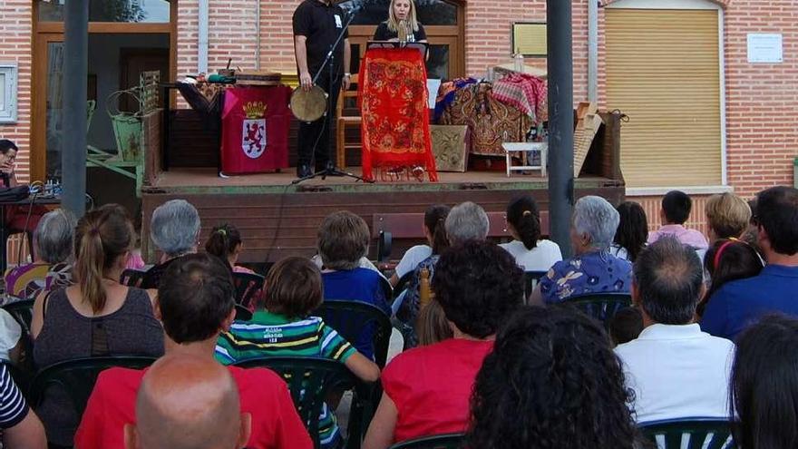 El dúo Alborada alegra la noche en Milles