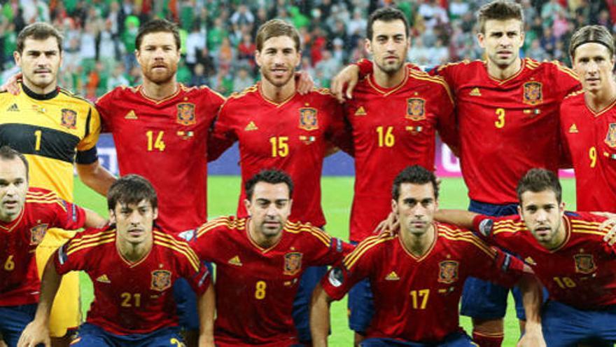 Los futbolistas españoles, antes de un partido en la Eurocopa.