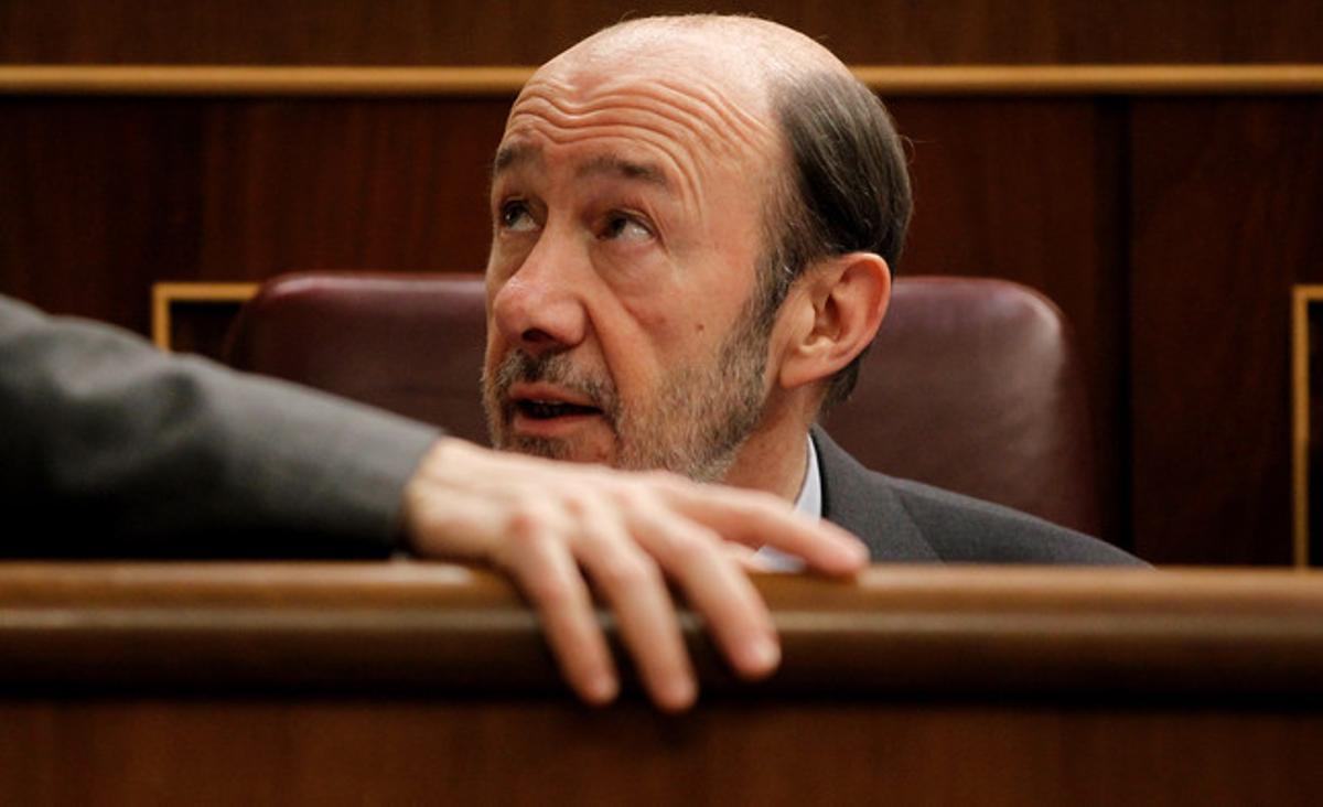 Alfredo Pérez Rubalcaba, durant la sessió al Congrés, aquest dimecres. Alfredo Pérez Rubalcaba, durant la sessió al Congrés, aquest dimecres.